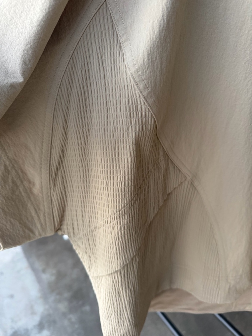 Lululemon Lightweight Beige Hooded Cropped Short Sleeve Jacket - Women - Picture 2 of 7